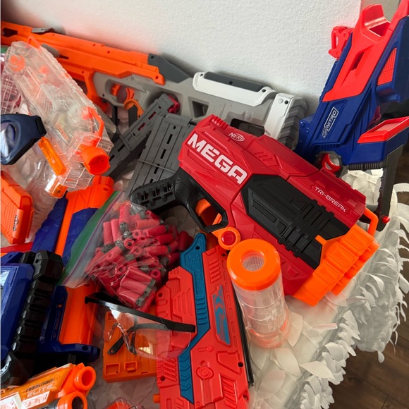 Nerf collection for kids excellent condition more than 23 charges and bullets - Picture 3 of 12